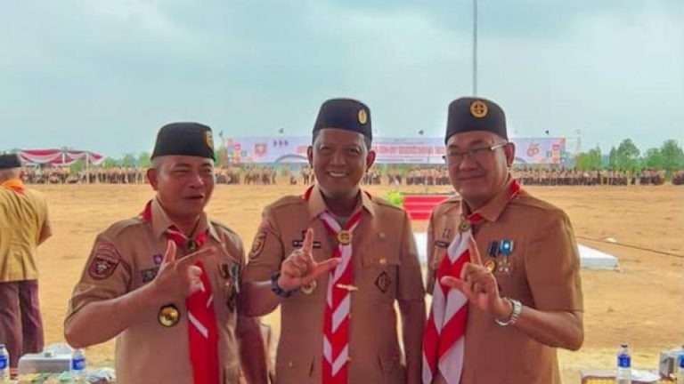 KEPALA DINAS PEMUDA DAN OLAHRAGA KABUPATEN TANGGAMUS MEWAKILI BUPATI TANGGAMUS DI APEL BESAR HARI PRAMUKA KE-65 TAHUN 2026 TINGKAT DAERAH LAMPUNG